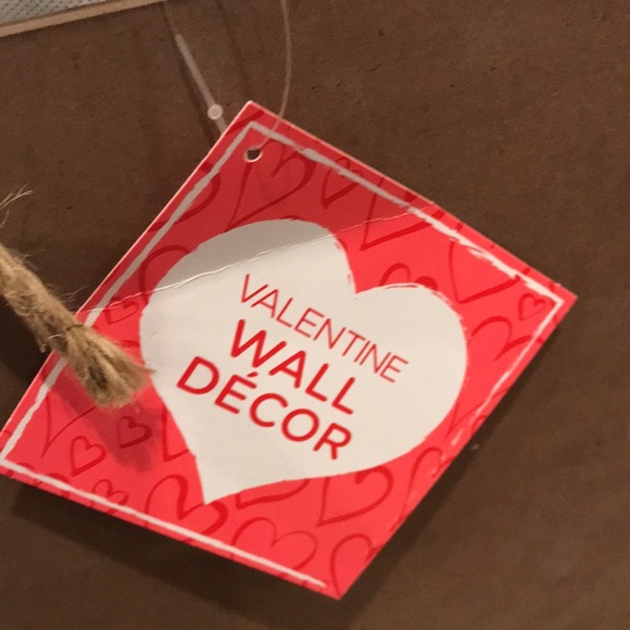 Brand new “ Let Love Grow” wall Decor - Picture 3 of 3